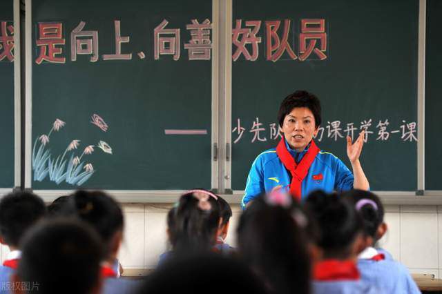 热裤的堂姐